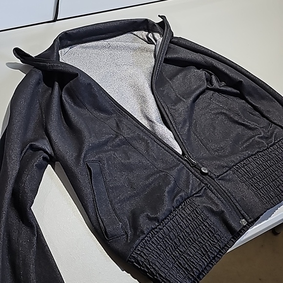 Lululemon black size 8 da bomb zip up jacket - Picture 6 of 7